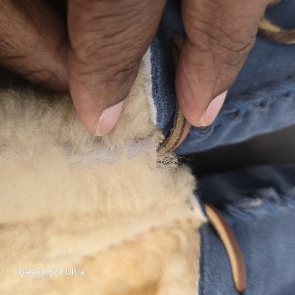 LL bean "wicked good" womens shearling lined comfort slippers, sz 8 - Picture 2 of 7